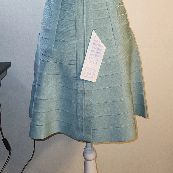 HERVE LEGER "Noma" A-line dress in cascade blue. NWT size medium - Picture 5 of 11